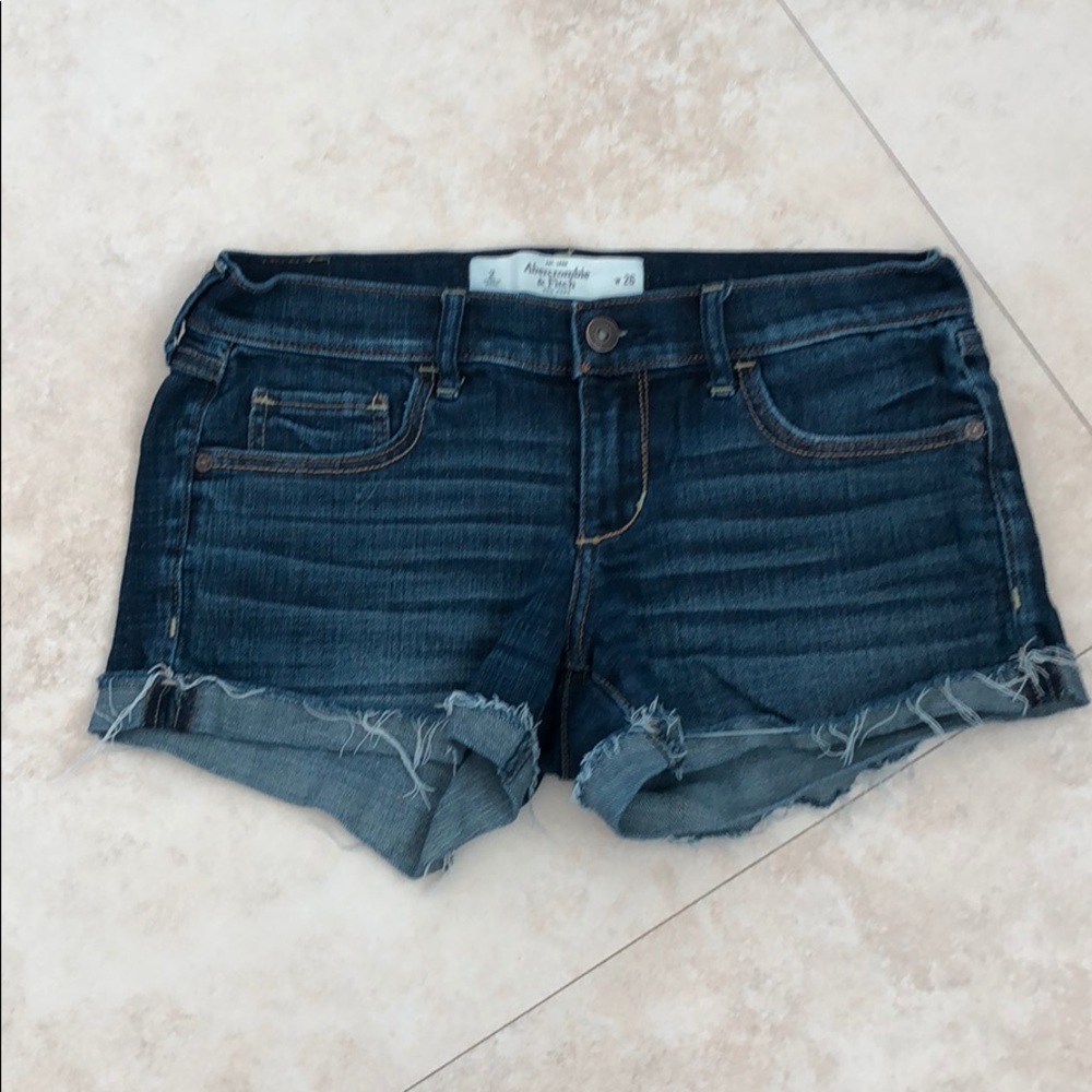 Abercrombie & Fitch - short